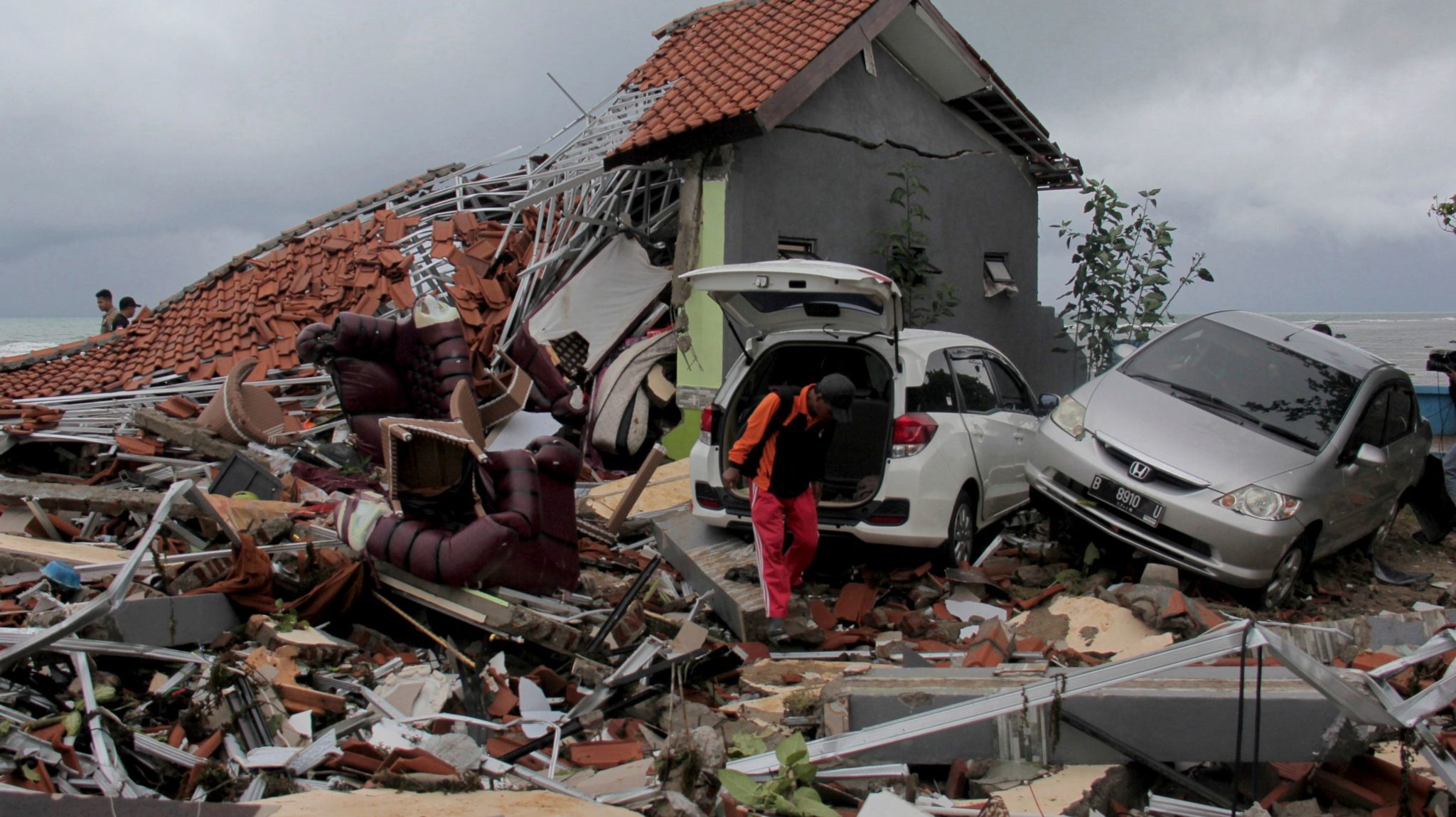 Tsunami in Indonesia  killed 429 , injured 1485 ,  displaced  16082