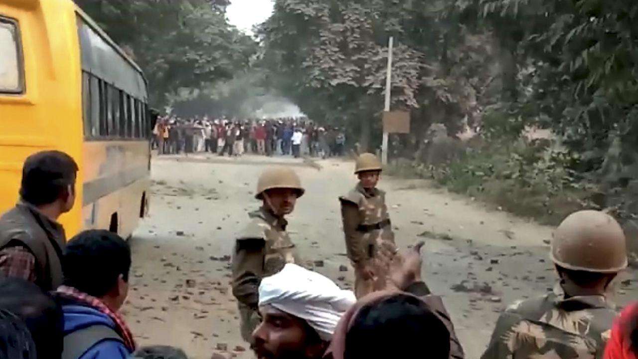 Modi Ghazipur Rally :  UP Police constable killed in stone pelting
