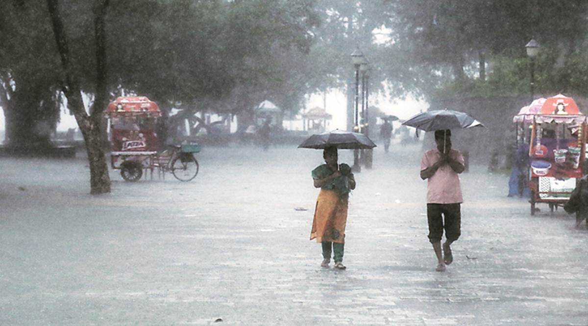 Heavy Rainfall  Kerala 11 districts received  yellow alert from IMD