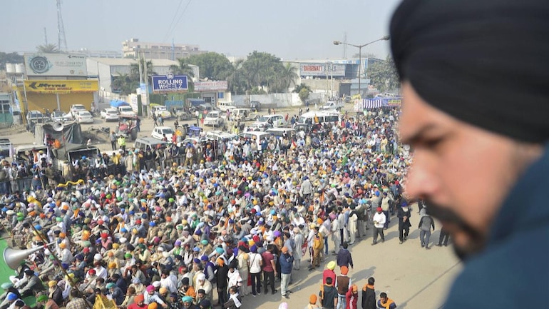 Fresh batch of More than 100000  Farmers marching towards Delhi border