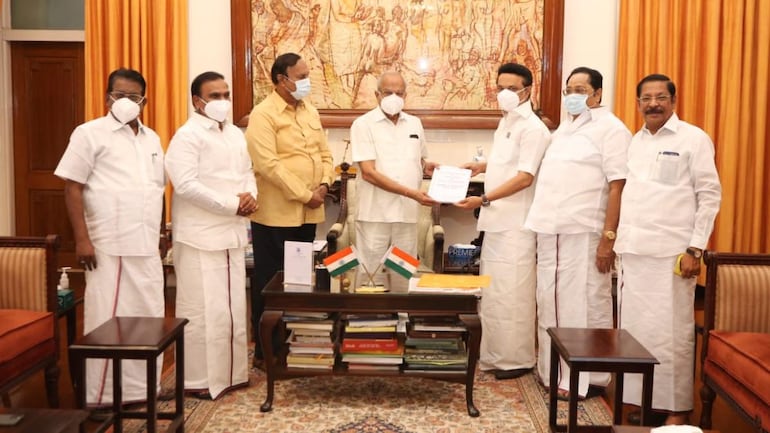 DMK Submits 97 pages scam complaints against Ruling ADMK