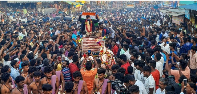 Heroic welcome for cricketer Natarajan in his native place