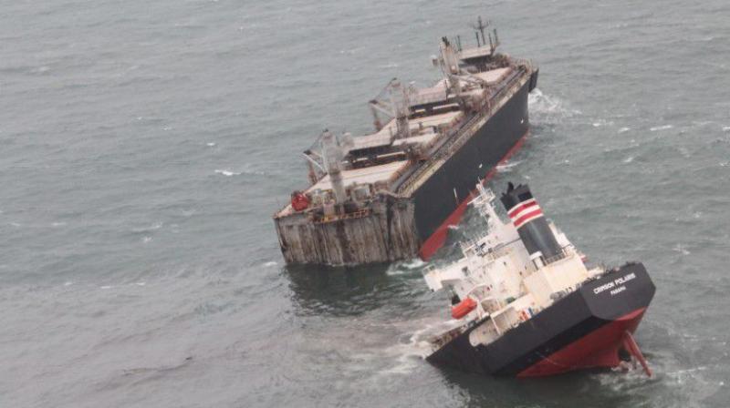 Oil Ship broke into 2 pieces spills oil near Japan