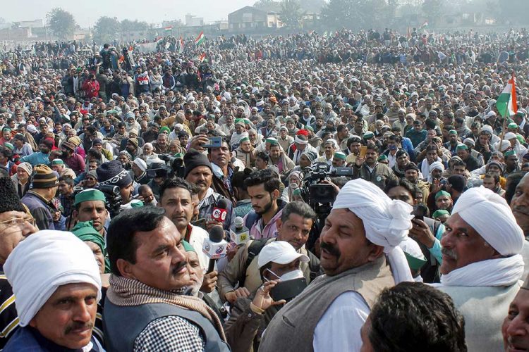 Massive farmers rally at Muzaffarnagar  jeopardise BJP  Calculations