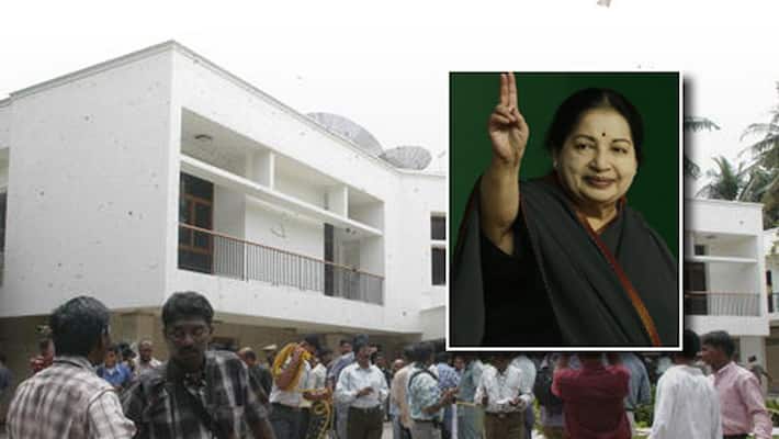 HIGHCOURT  ordered  JAYALALITHA  house to be given to her cousins upsets ADMK  CALCULATIONS