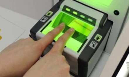 Bihar women lost bank balance after casted finger prints  in Biometric gadget