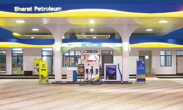 100 fast Electric vehicles  charging corridors with Rs 200 Crores Investment : BPCL 