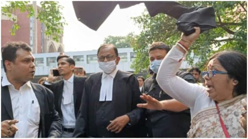 Chidambaram heckled by Congress legal cell lawyers 