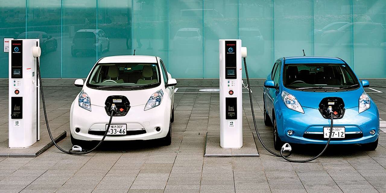 Three fold Increase in sales of Electric  Vehicles In india 