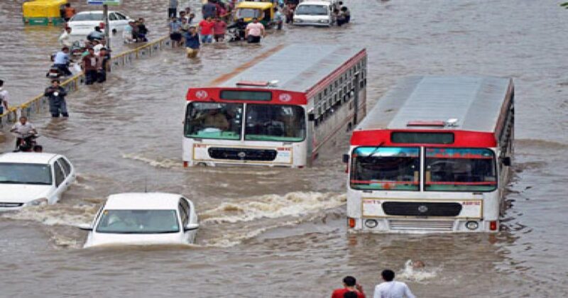 Rain kills 14 in Gujarat and 31000 evacuvates for safety