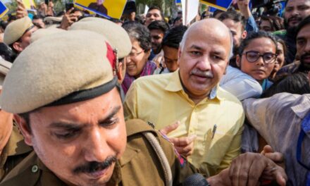 CBI arrests AAP Dy.CM  and Kejriwal said BJP doing Dirty Politics