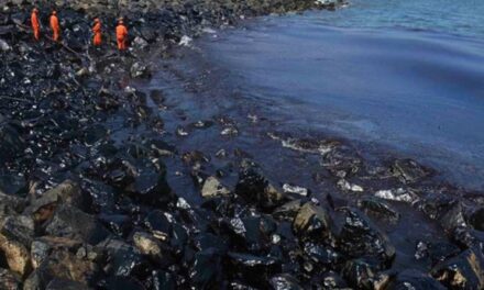 Nagore Pattinacherry  Oil spill causes furore amongst fisherman