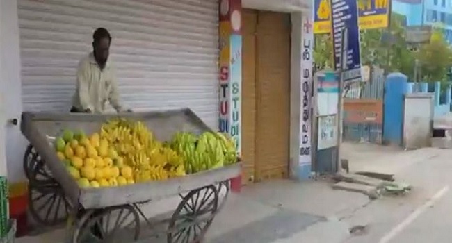 வியாபாரிகளின் கடைகளை சேதப்படுத்திய நகராட்சி ஆணையர் மீது மனித உரிமை ஆணையம் வழக்கு